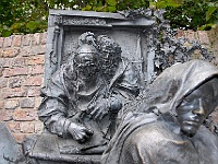 012  Das "Stadterhebungsdenkmal" am Rande der Altstadt.