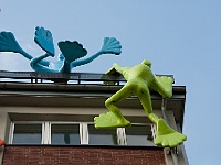 013  Die Flossis erobern ein Gebäude. : Düsseldorf, Medienhafen