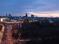 007  Tausendfüßler, Baugrube des "Kö-Bogens" und Blick in die Innenstadt.