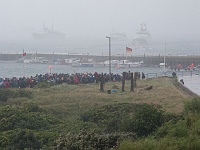 056  Wie kommt man bloß wieder aufs Schiff? : 2004, CRW, Helgoland, Helgoland 2004, Sturm