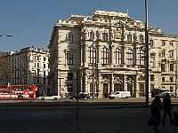 074  Das berühmte "Burgtheater" am Ring.