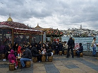 004 DSC2410 Balik EWkmek in Eminönü  Die Menschen haben Hunger.