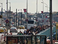 029 DSC2718 Galata  Gedränge auf der Galata-Brücke.