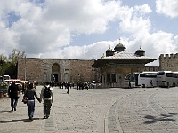 001 DSC2239 Topkapi  Tor zum Topkapi-Palast.