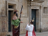 150  Was in der Düsseldorf Altstadt Hexen und Clowns sind, das sind in Santiago Jakobus und Jesus.