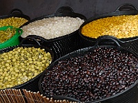 160  Oliven in verschiedenen Variationen.