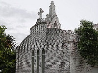 190  Eine über und über mit  Jakobsmuscheln verzierte Kirche in O'Grove.