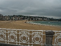 019  San Sebastian mit dem berühmten Stadtstrand "La Concha".