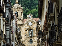 027  Eine Kirche in der Altstadt.