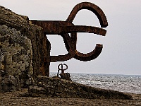 030  Die "Windkämme" von Eduardo Chillida.