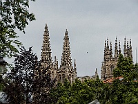 001  Die Türme der Kathedrale sind von überall zu sehen.