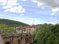 0001a  Ein altes Dorf mit schönen Fachwerkhäusern.